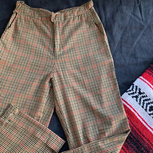 Brandy Melville Cropped Plaid Pant - Picture 2 of 3